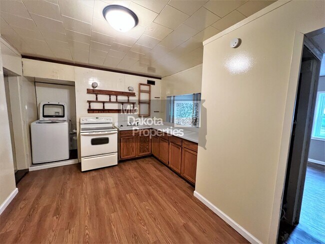 Foto del edificio - 216 E 11th- 2 bedroom house