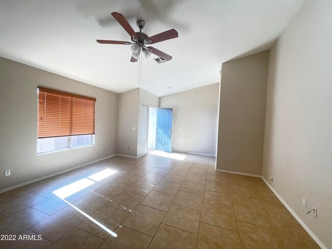 Building Photo - 4004 S Summer Ct