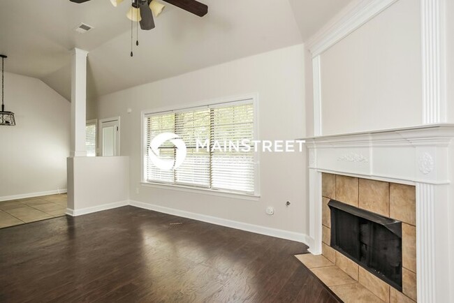 Building Photo - 10105 Cypress Lake Dr