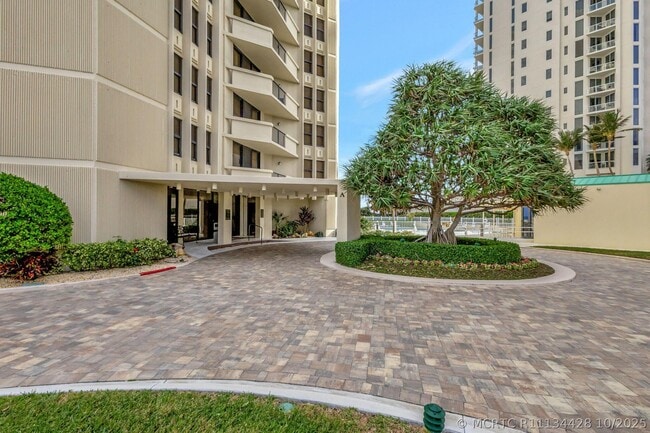 Building Photo - 2800 N Ocean Dr