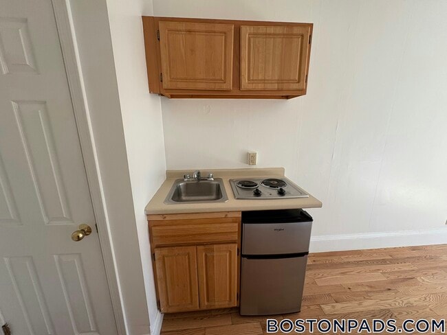 Building Photo - 1061 Beacon St