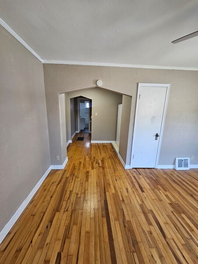 Foto del edificio - 5824 Grand Ave
