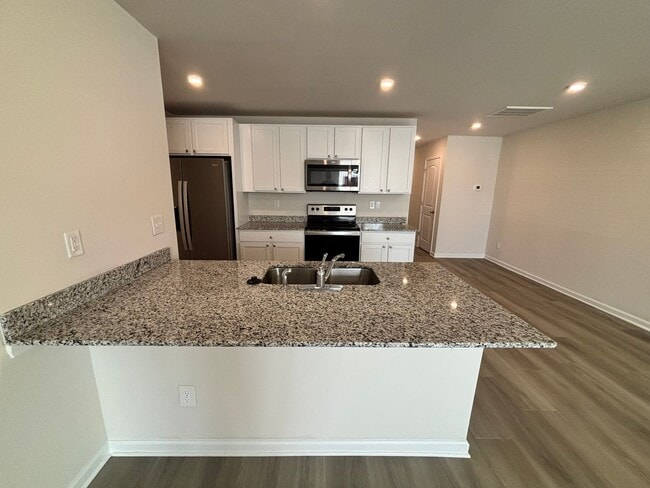 Building Photo - 2 Story Townhome-Salisbury