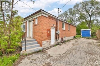 Building Photo - 627 Sheppard Ave W