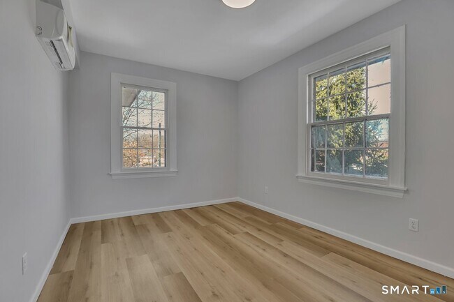 Foto del edificio - 192 Hartford Rd