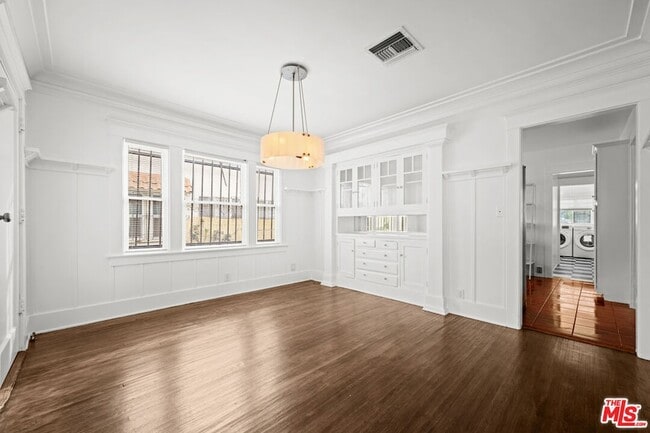 Building Photo - 5515 Ruthelen St