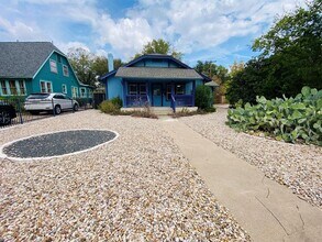 Building Photo - 404 E 35th St