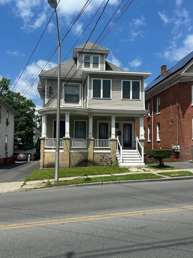 Building Photo - 24 Innis Ave