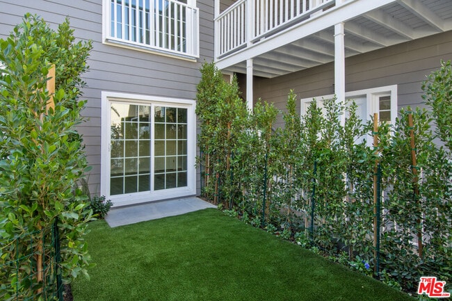 Foto del edificio - 111 S Harper Ave