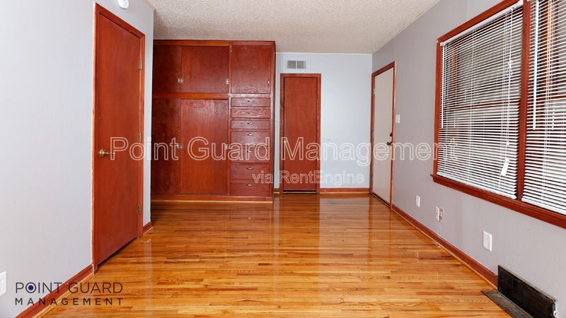 Foto principal - 1643 N Vassar Ave