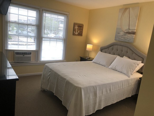 bedroom - 1600 Asbury Ave