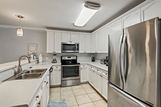 Building Photo - 1986 Scenic Gulf Dr