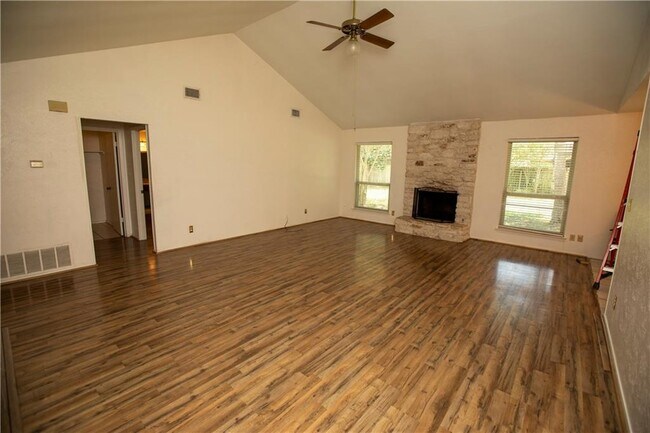 Foto del edificio - 4913 Wing Rd