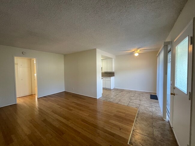 Building Photo - 44 N Roosevelt Ave