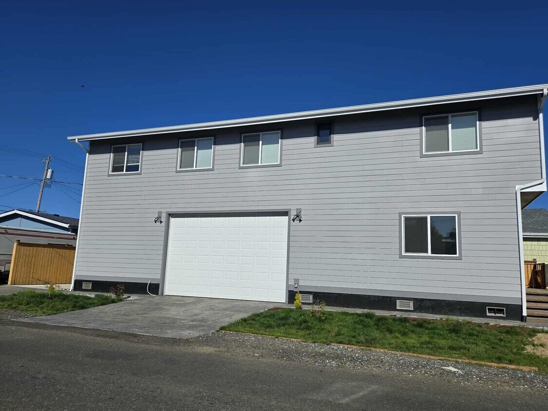 Foto principal - Aberdeen - New build! 3 bedroom, 2 bath home.