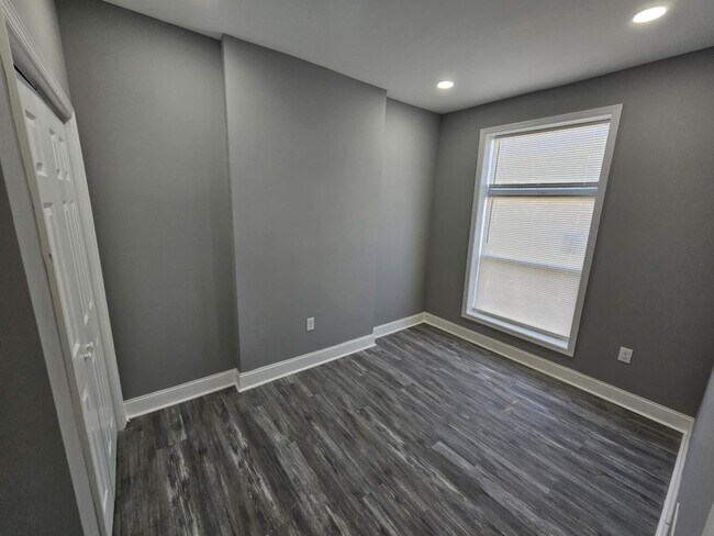 Foto del edificio - 1345 Herkimer St
