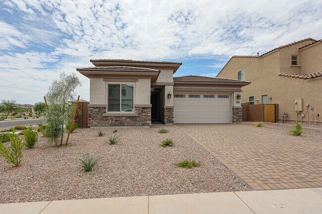 Foto del edificio - 3 Bedroom Plus Den in Aloravita Community