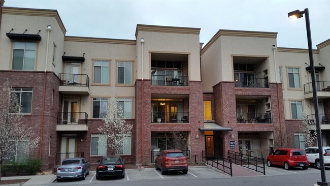 Foto del edificio - 305 Inverness Way S