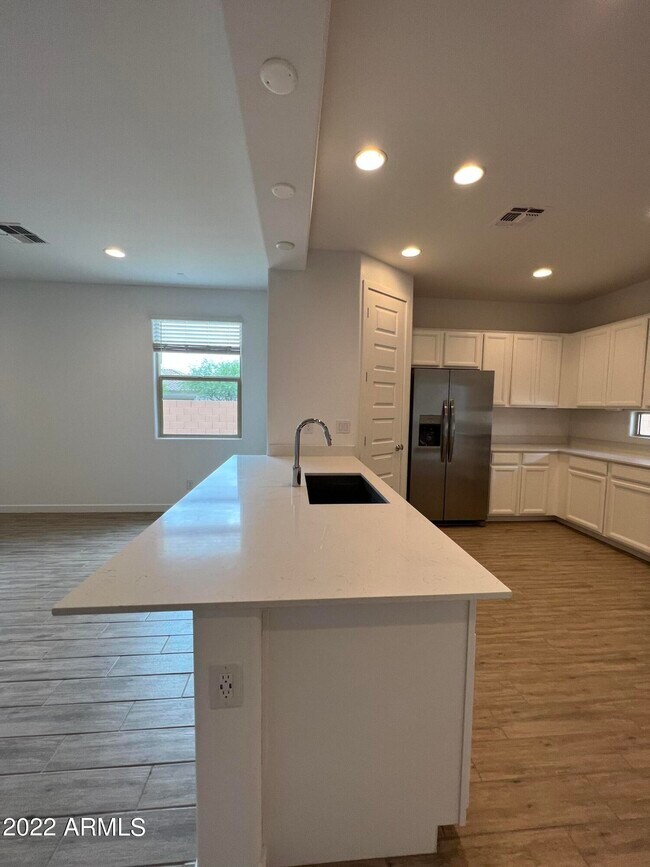 Foto del edificio - 418 E Cactus Wren Dr