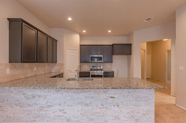 Foto del edificio - 6706 Yellow Rose Ct