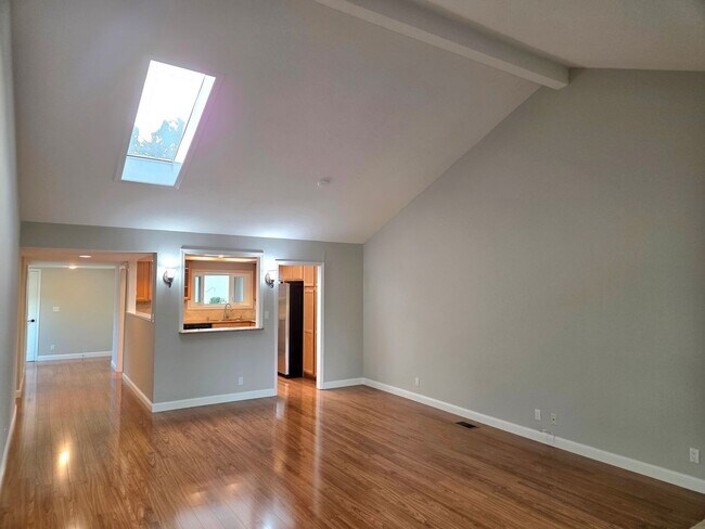 Foto del edificio - Spacious 3 bedroom 2 bath townhome for rent in Crow Canyon Country Club