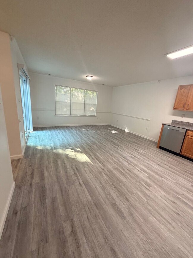 Foto del edificio - 325 Town Pointe Way