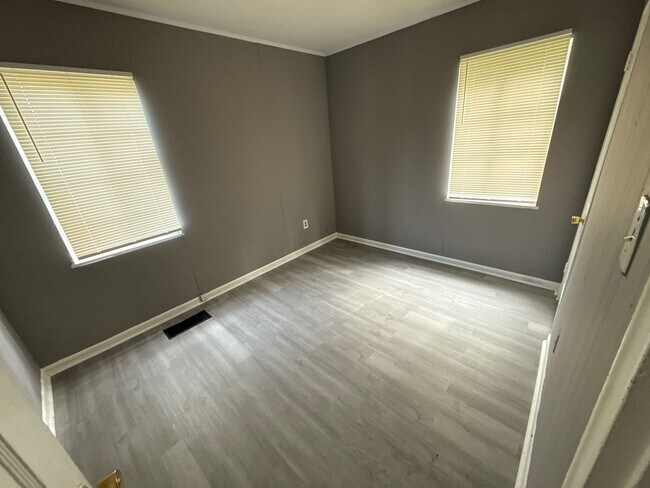 Foto del edificio - 912 Lindsey Dr