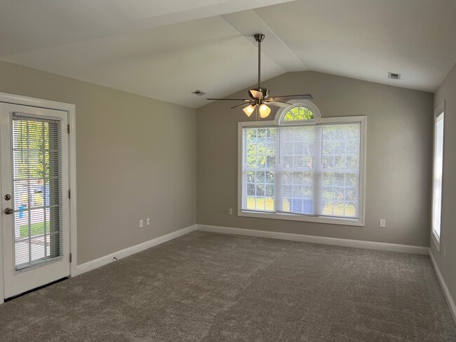 Building Photo - 1108 Crescent Meadows Dr