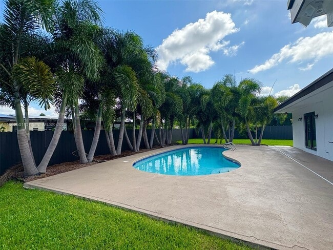 Foto del edificio - 10431 SW 54th St