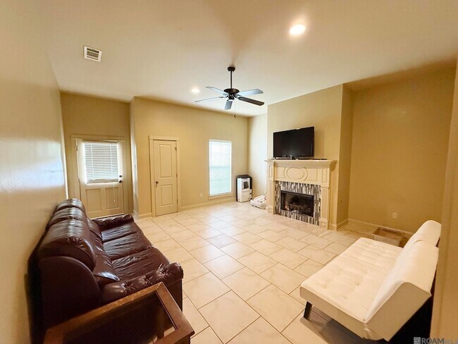 Foto del edificio - 9441 Boone Ave
