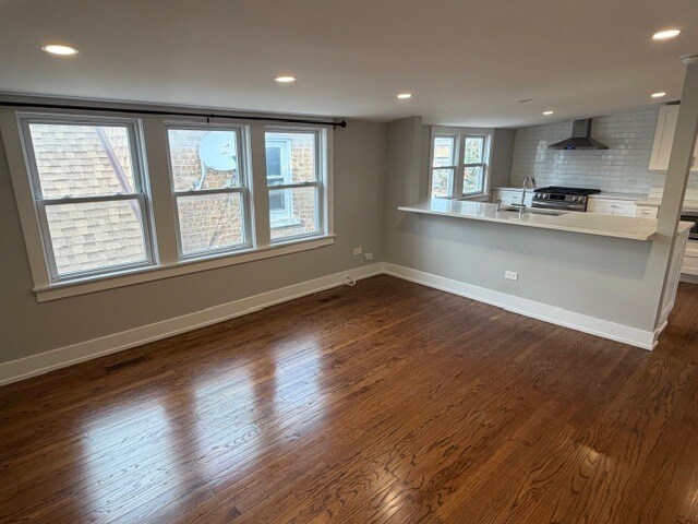 Foto del edificio - 3737 N Oconto Ave