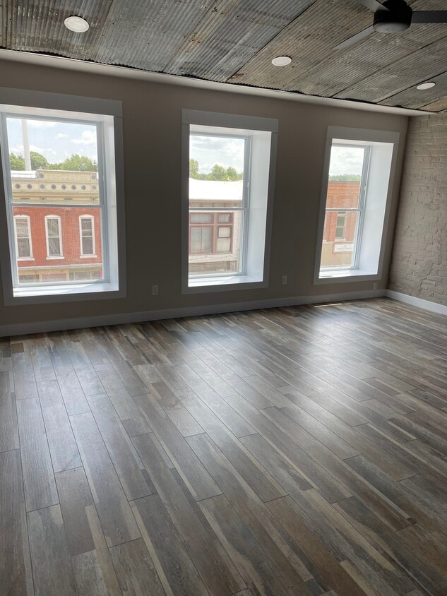 321 Main St Unit 321 B, Boonville, MO 65233 Apartments in Boonville