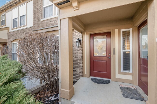 Foto del edificio - 2215 Rolling Hills Dr