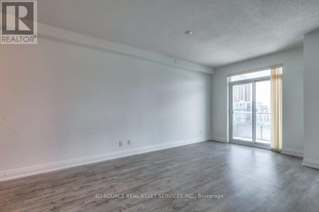 Building Photo - 591-591 Sheppard Ave E