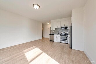 Building Photo - 2101 Bay St