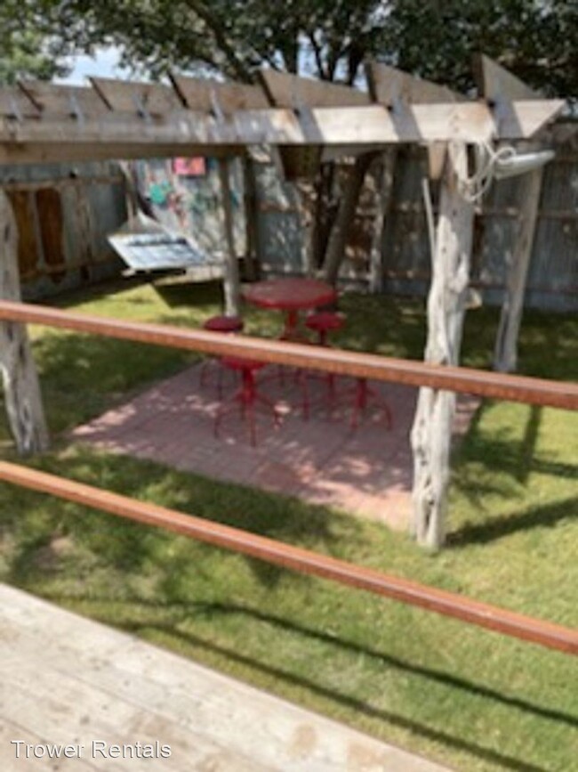 Building Photo - 1 br, 1 bath House - 14730 S Bonanza Ave