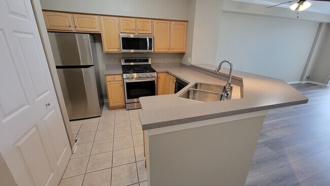 Foto del edificio - 2807 Stonewater Dr