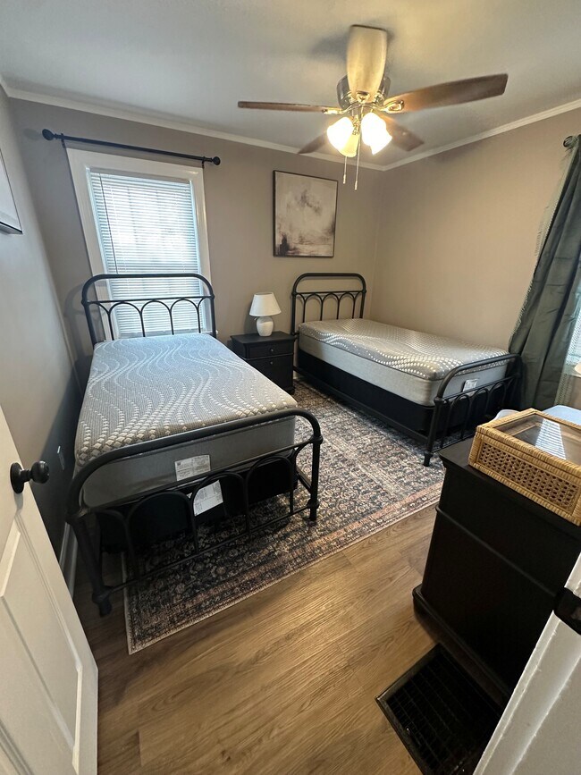 Foto del edificio - 4207 Alton Rd