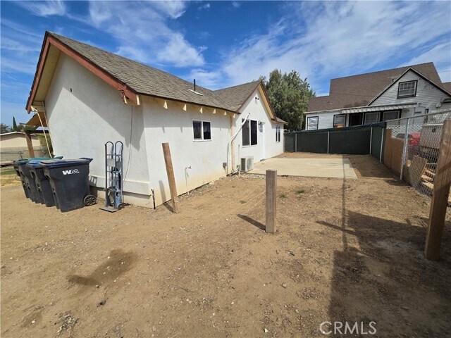 Foto del edificio - 4728 Hillside Ave