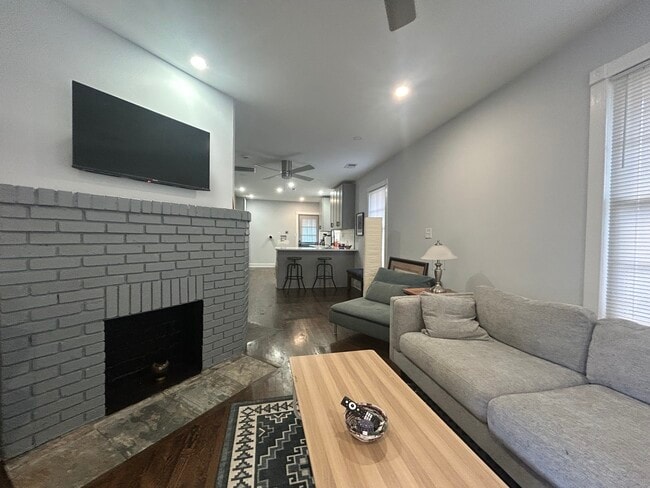 Building Photo - 551 Culberson St SW