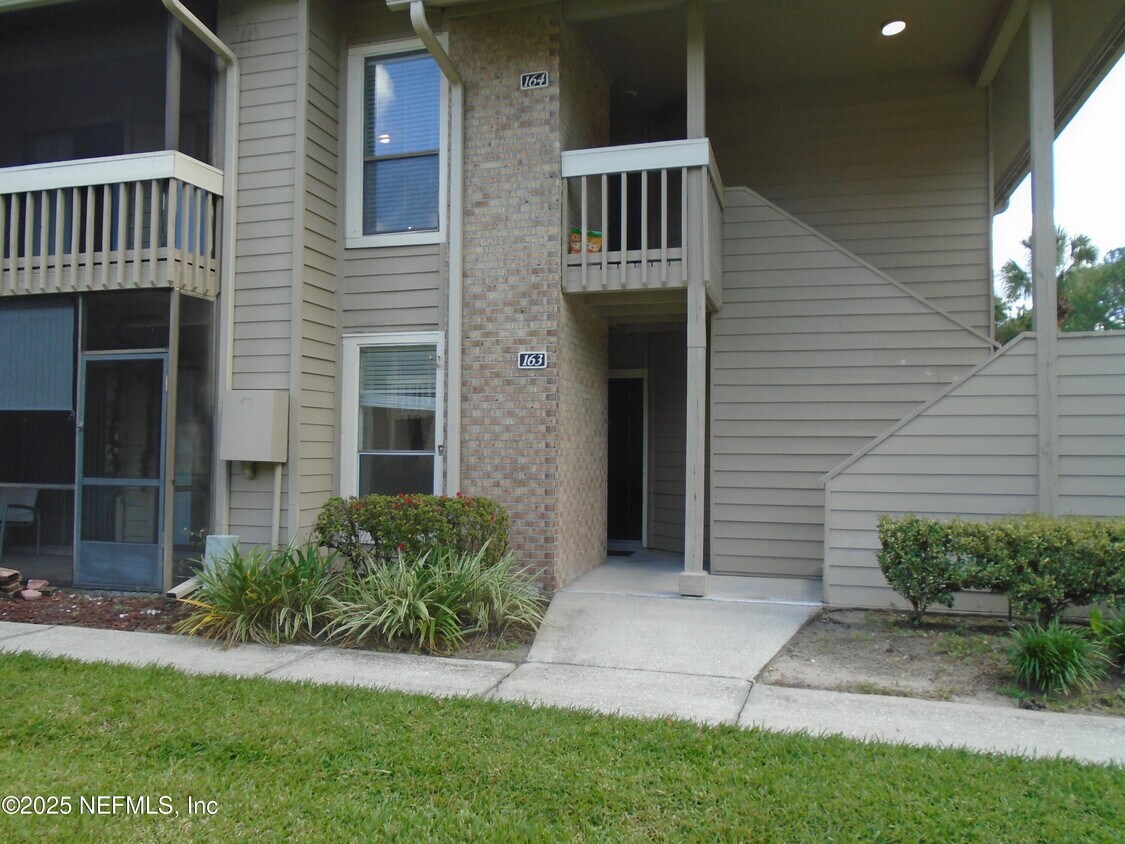 Primary Photo - 10200 Belle Rive Blvd