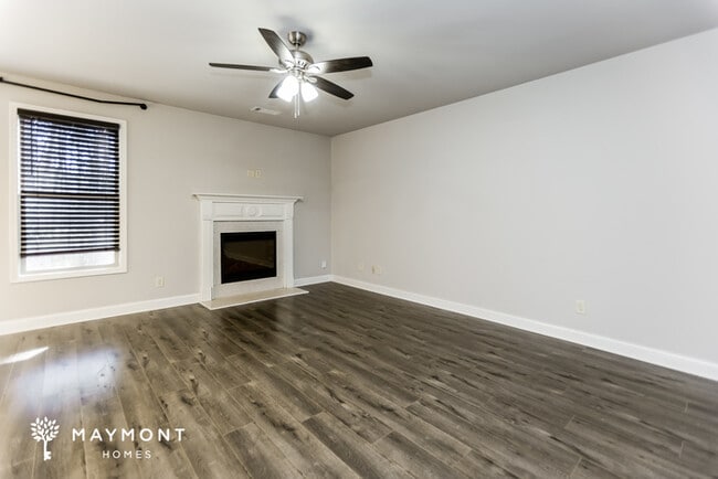 Building Photo - 271 Green Bridge Ct SE