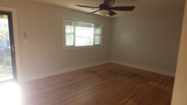 Foto del edificio - 2216 N Berkshire Rd