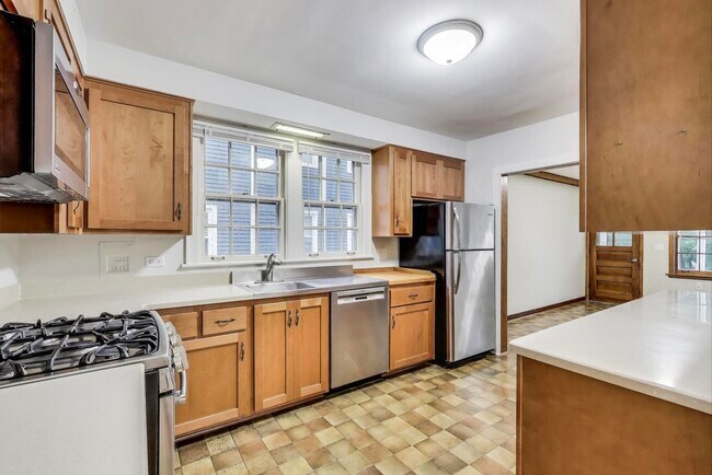 Foto del edificio - 537 N Washington St
