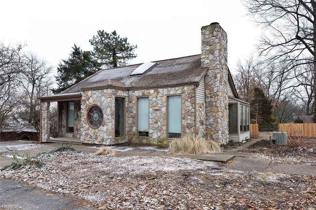 Building Photo - 3 br, 2 bath House - 450 Dielman Rd