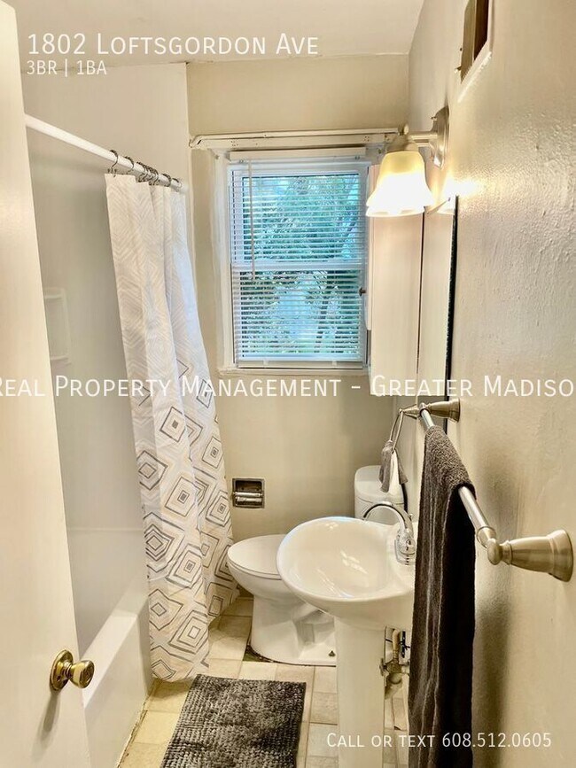 Foto del edificio - 1802 Loftsgordon Ave