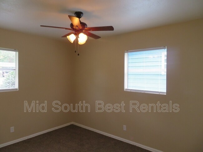 Foto del edificio - 8714 Winston Dr