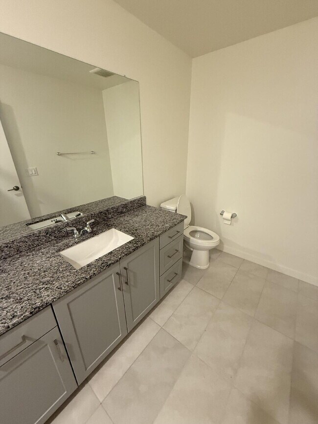 Foto del edificio - $3,950 - 4 Bed / 3.5 Bath Townhome in La Brisa Community of San Ysidro