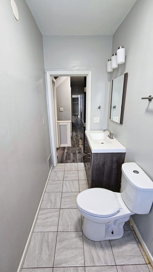Foto del edificio - 841-843-843 Seymour Ave