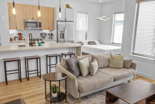 Building Photo - 6742 Peerless St